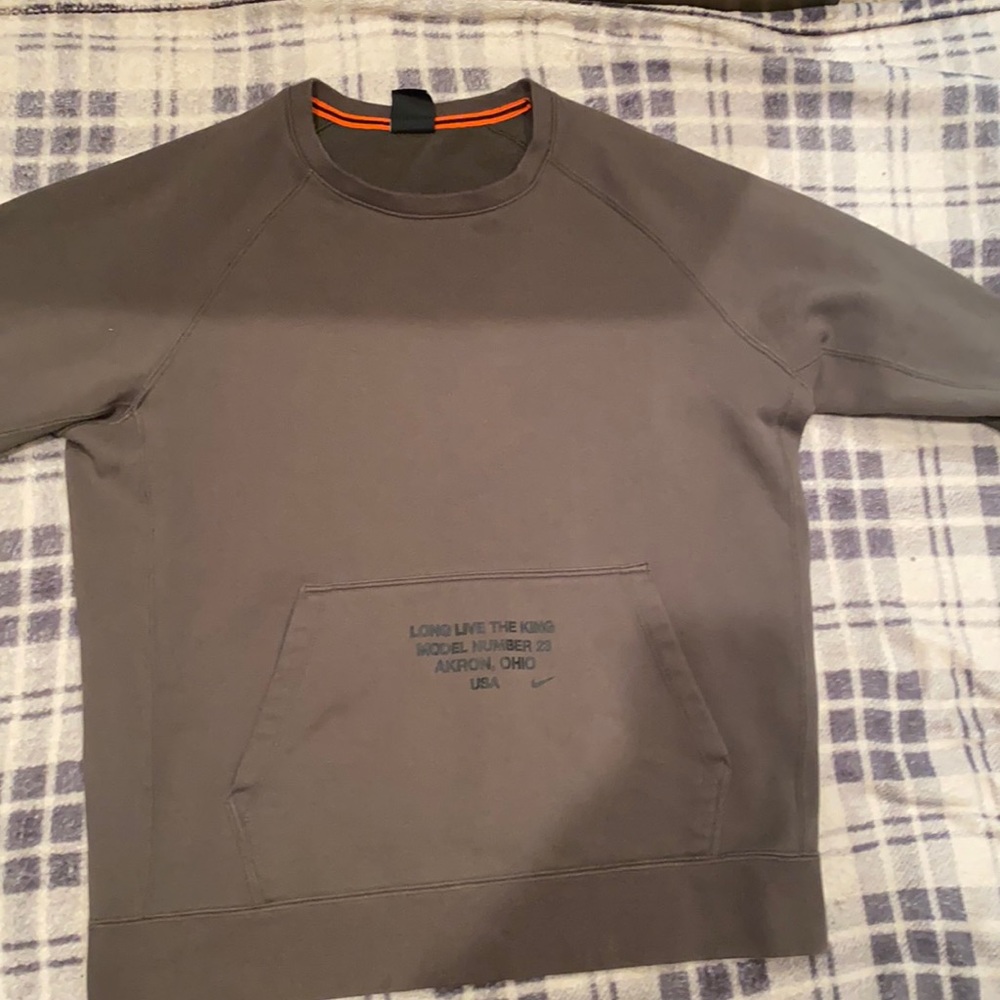 Nike lebron sweatshirt
